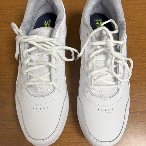 Discount Shipping New with tags, Women's Reebok Size 11 Walking Shoe - Picture 1 of 5